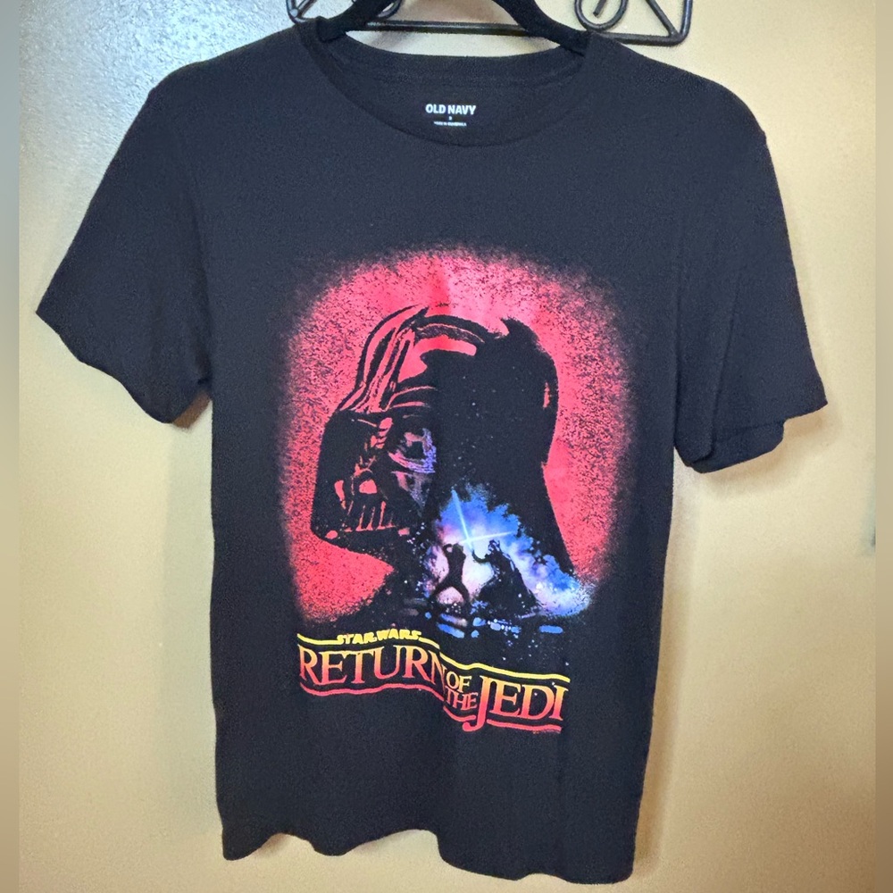 Disney Star Wars Men’s Black Tee Size Small